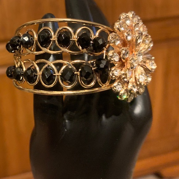 Black faceted beads and white crystal bracelet - Picture 2 of 4